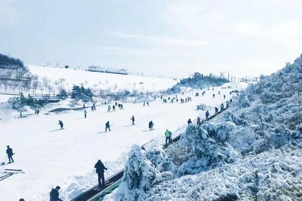 安吉江南天池滑雪場在哪怎么去