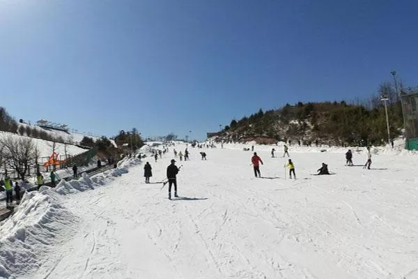 安吉江南天池滑雪場在哪怎么去