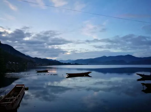 從麗江古城怎么去瀘沽湖  瀘沽湖在哪里  去瀘沽湖怎么玩