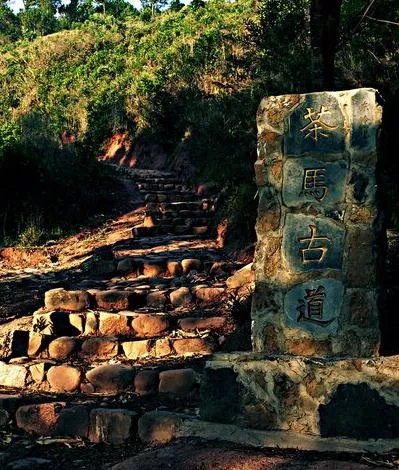 危險重重！盤點國內(nèi)最值得冒險的十大景點